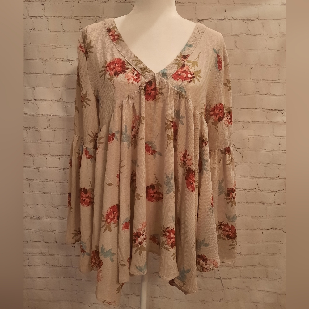 Woman's Flowy Floral Print Blouse - Boutique Brand:Mittoshop - Plus Size -NWT